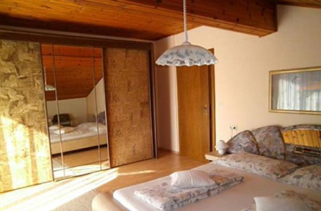 Haus Freitag Apartment Millstatt Room photo